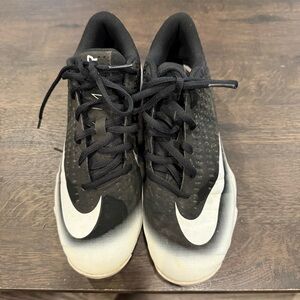 Nike Black and White Sports Sneaker